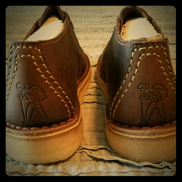 clarks desert trek beeswax